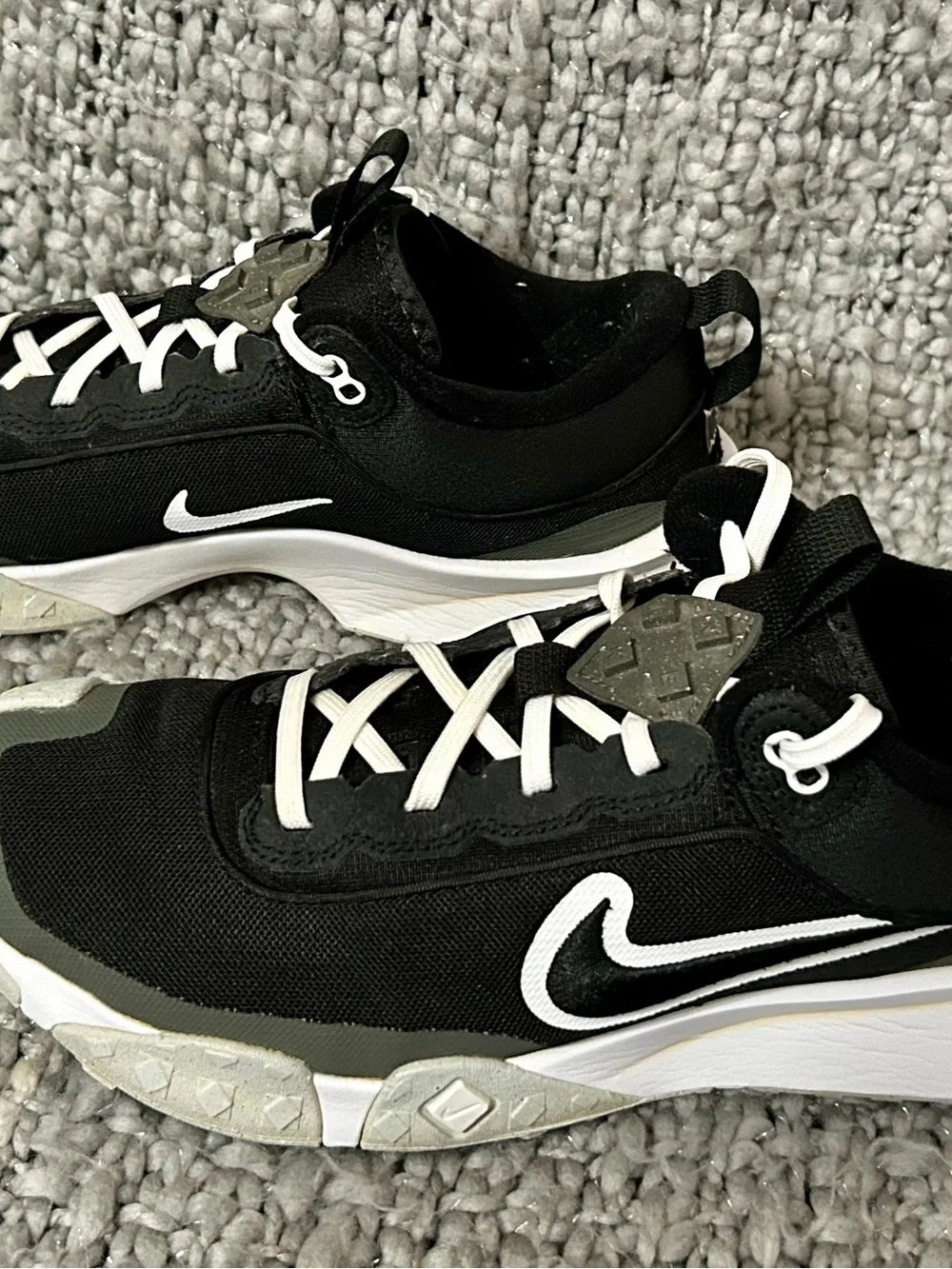 Nike Air Diamond Varsity Turf Low Black Baseball Shoes DZ0502-002 Men Sz 9